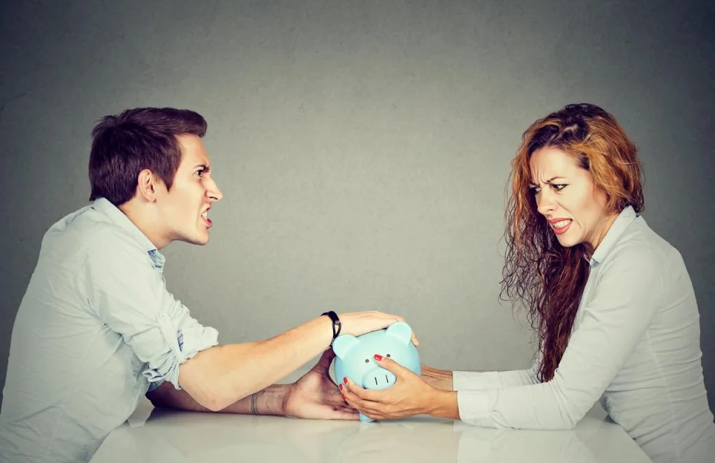 Comment s'ouvre et se clôture un compte joint ouvert au nom de Monsieur et Madame  ?