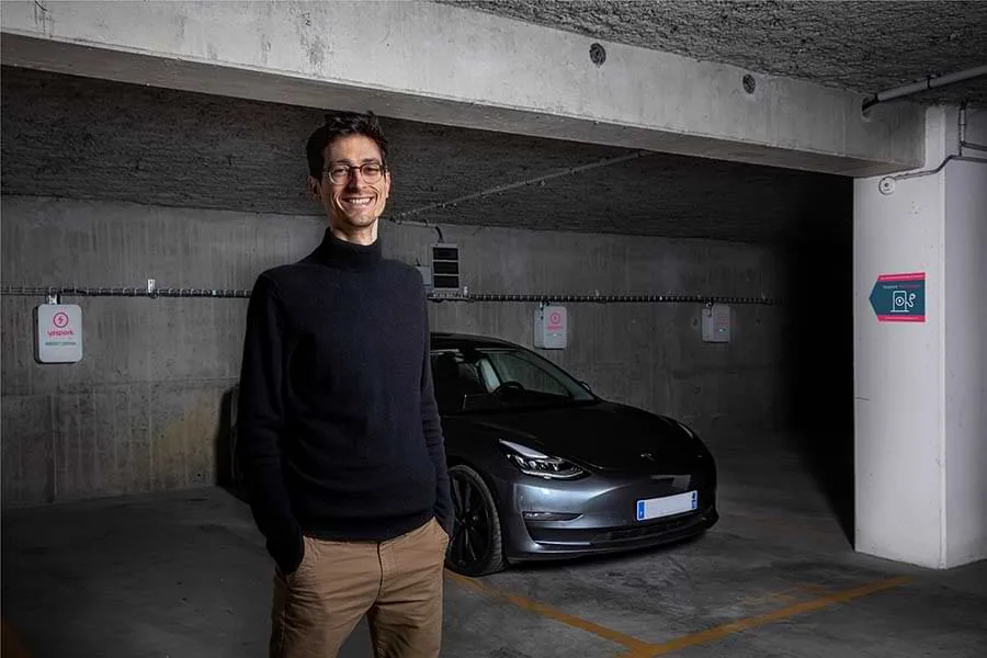 Ai-je le droit de stationner devant mon propre garage/parking ?