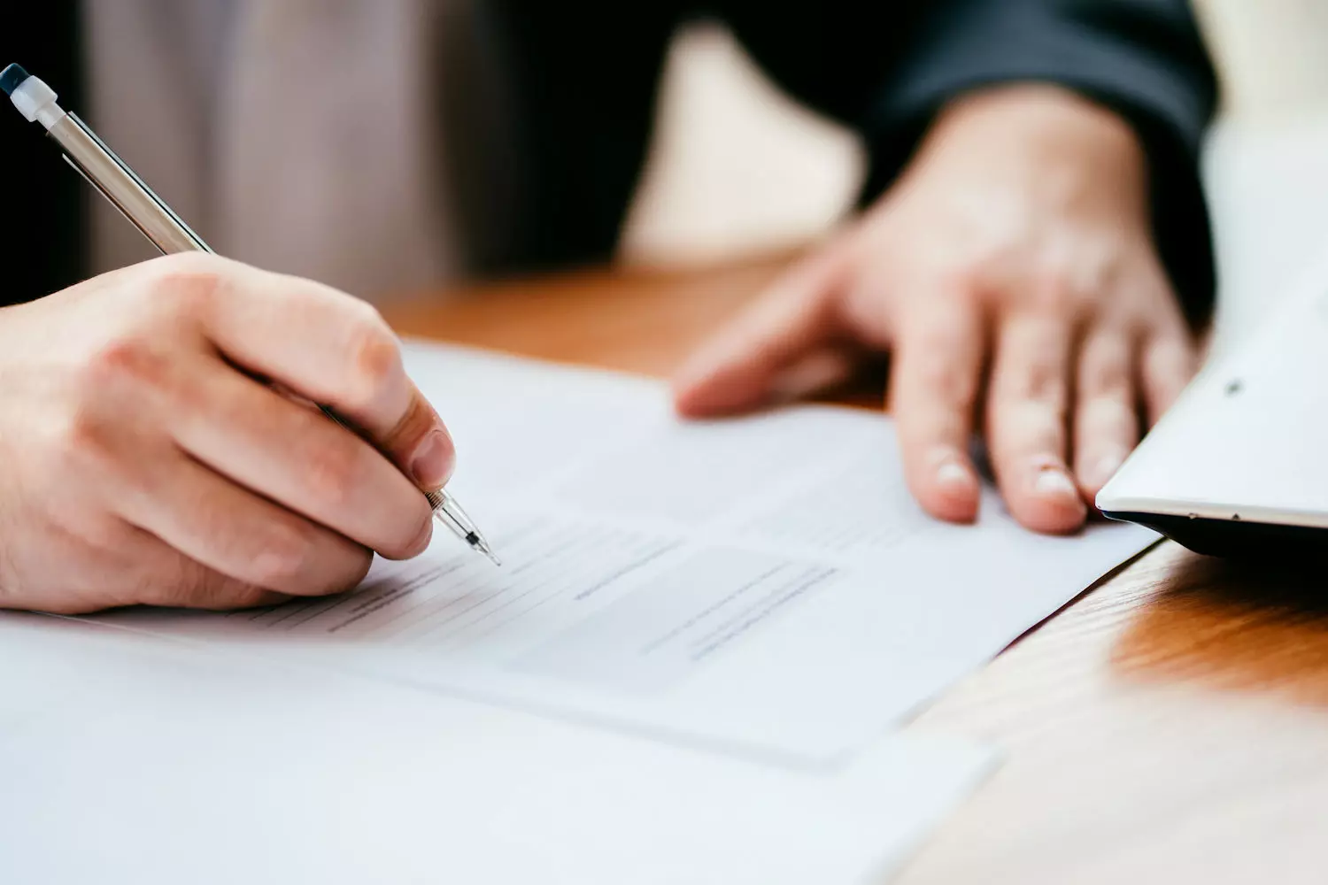 Comment fonctionne une clause résolutoire dans un contrat ?