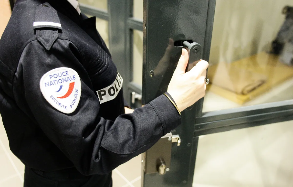 Dois-je répondre aux questions des policiers lors d'une garde à vue ?