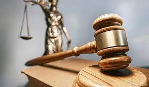 Devez-vous obligatoirement être assisté par un avocat lors d'un procès?