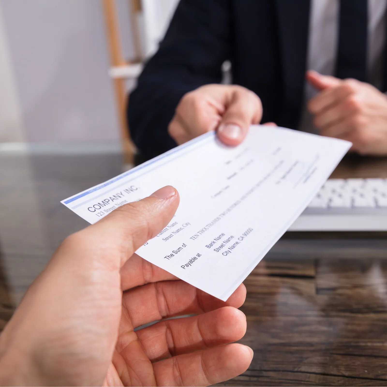 Mon employeur tarde à me remettre mon solde de tout compte est-ce légal?